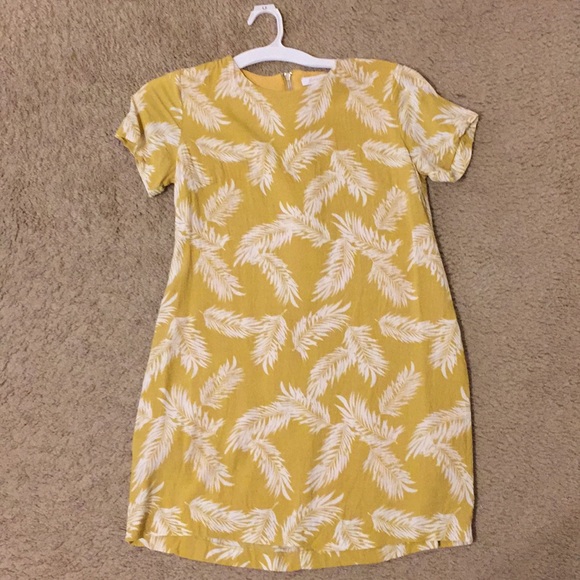 Olivaceous Dresses & Skirts - Yellow and white T-shirt dress